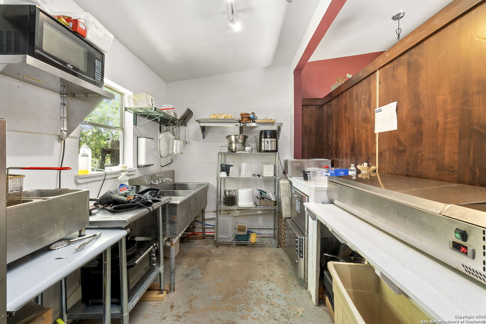 1725 S Us Highway 281 Blanco TX 78606