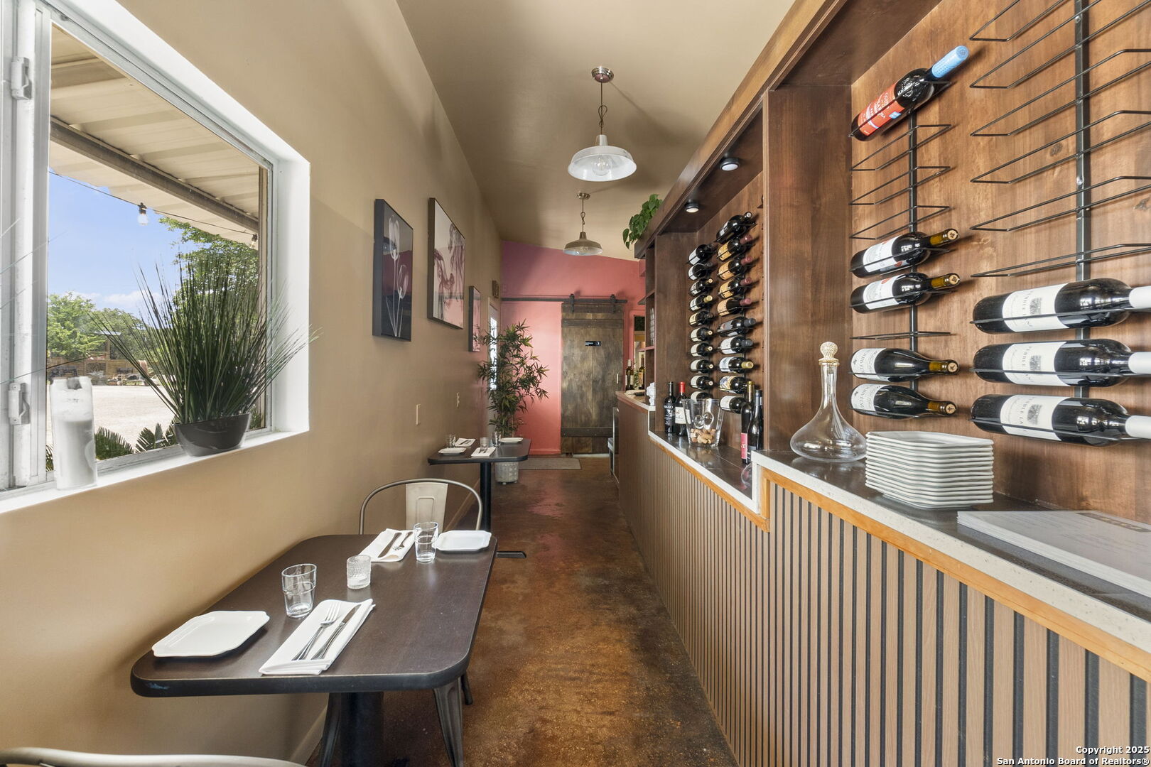 1725 S Us Highway 281 Blanco TX 78606