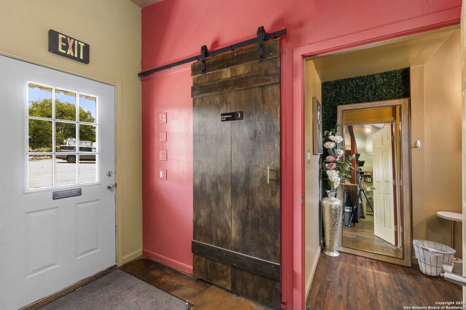 1725 S Us Highway 281 Blanco TX 78606