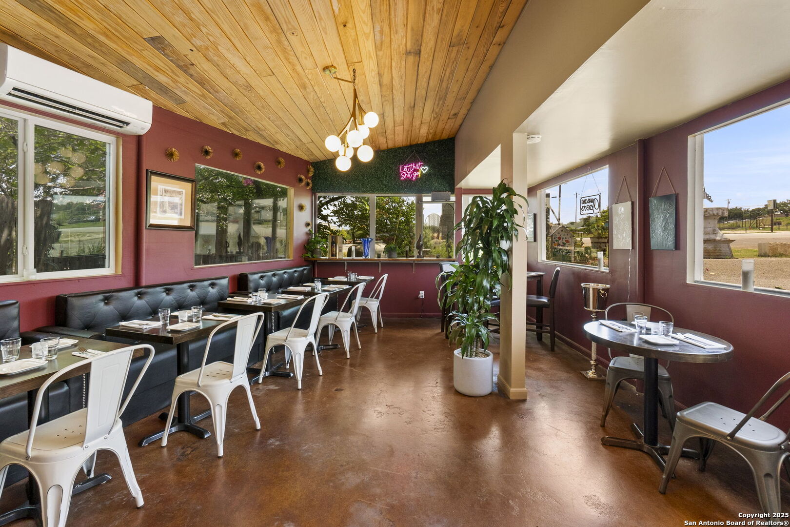 1725 S Us Highway 281 Blanco TX 78606