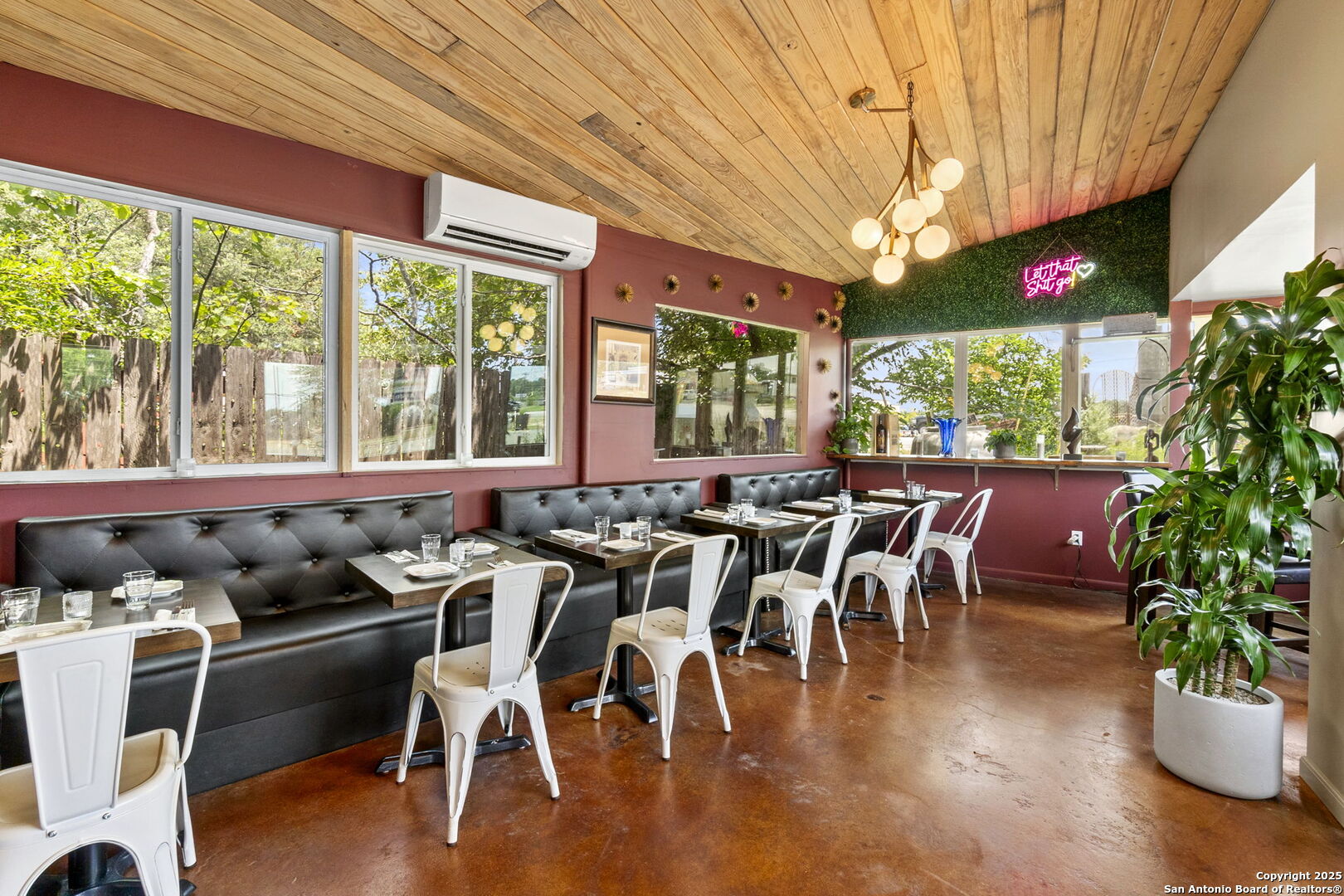 1725 S Us Highway 281 Blanco TX 78606