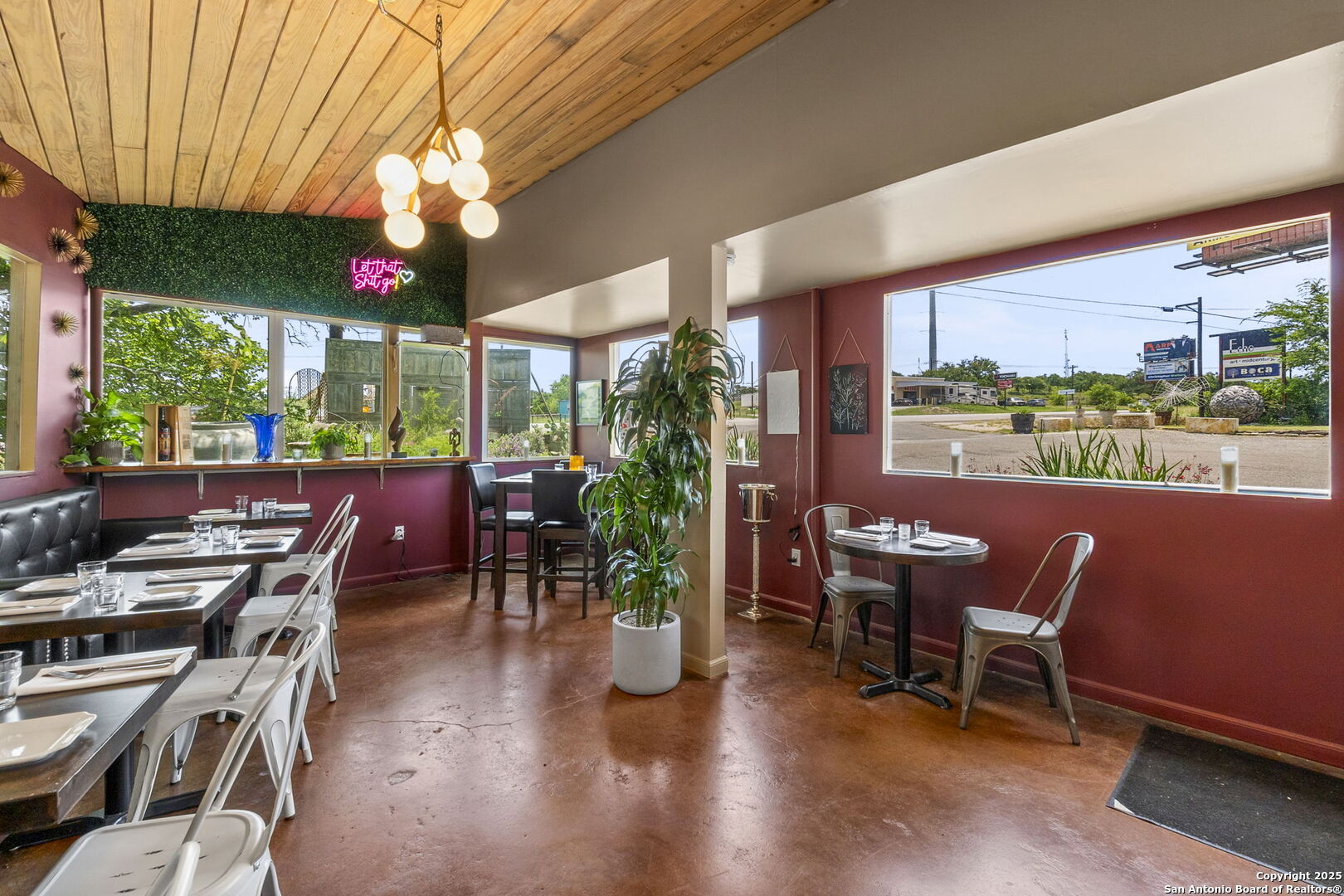 1725 S Us Highway 281 Blanco TX 78606