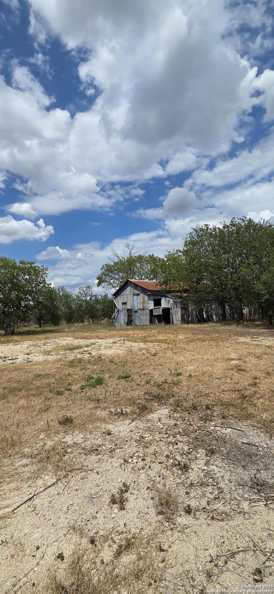 8279 Green Valley Marion TX 78124