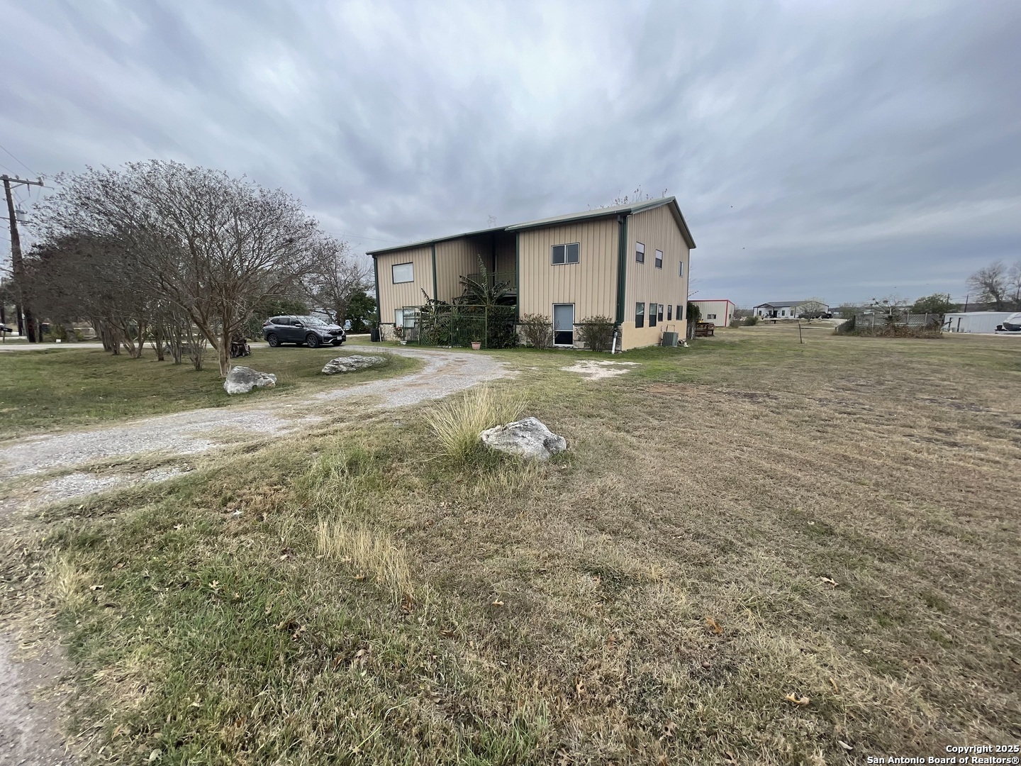 483 Sassman Road Marion TX 78124
