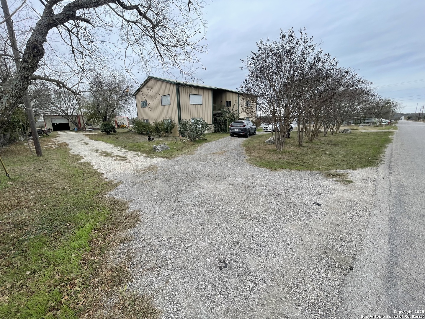 483 Sassman Road Marion TX 78124