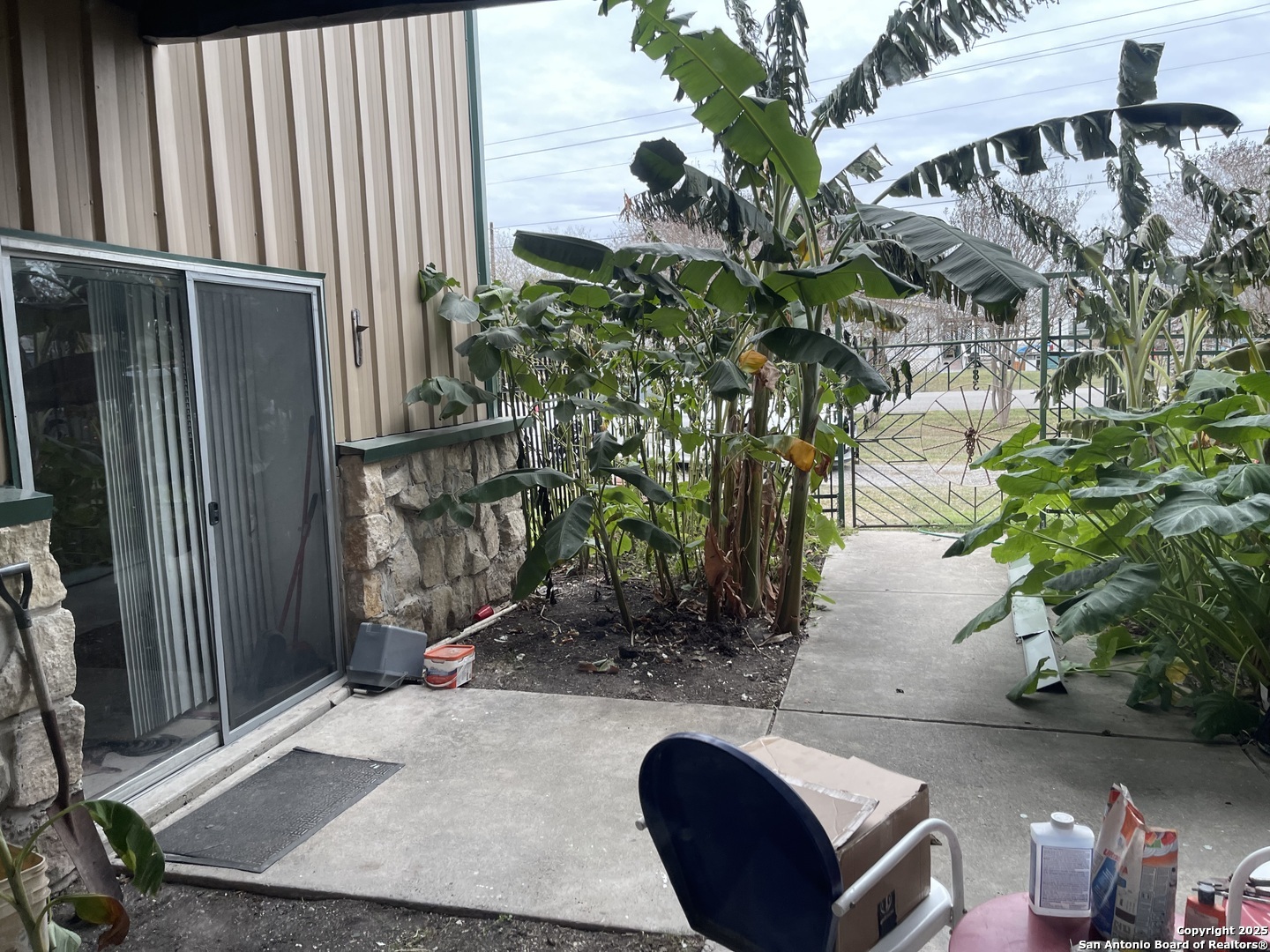 483 Sassman Road Marion TX 78124