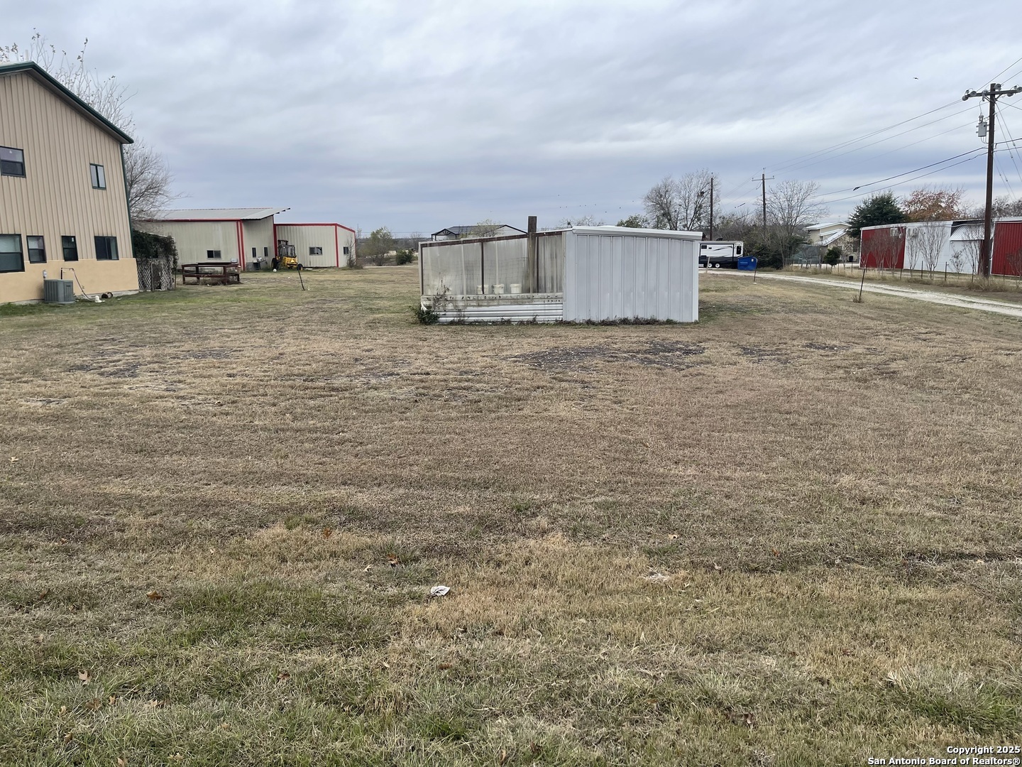 483 Sassman Road Marion TX 78124