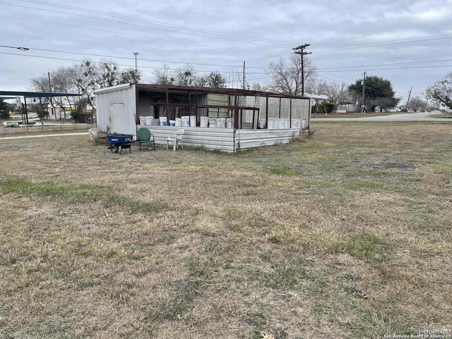 483 Sassman Road Marion TX 78124