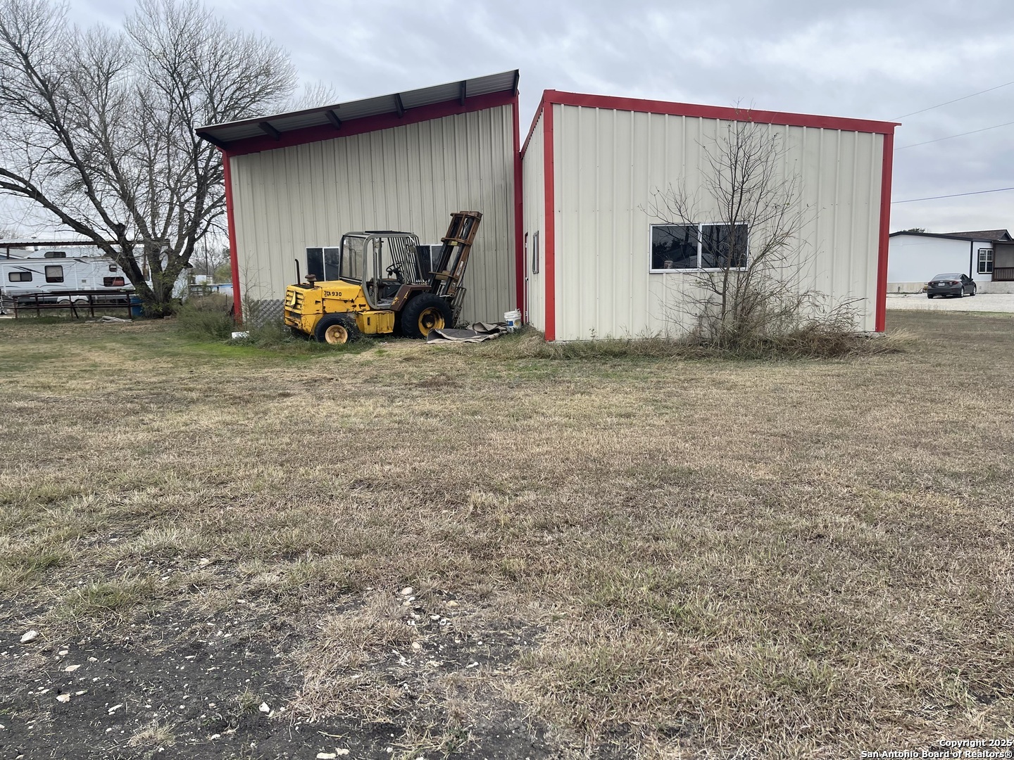 483 Sassman Road Marion TX 78124