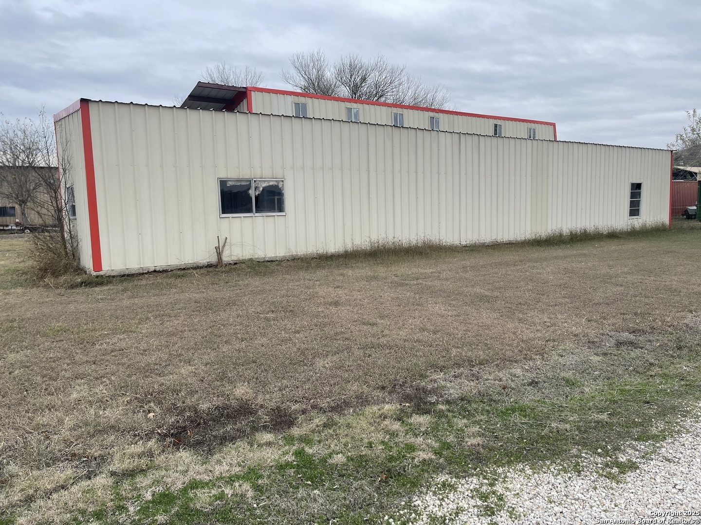 483 Sassman Road Marion TX 78124