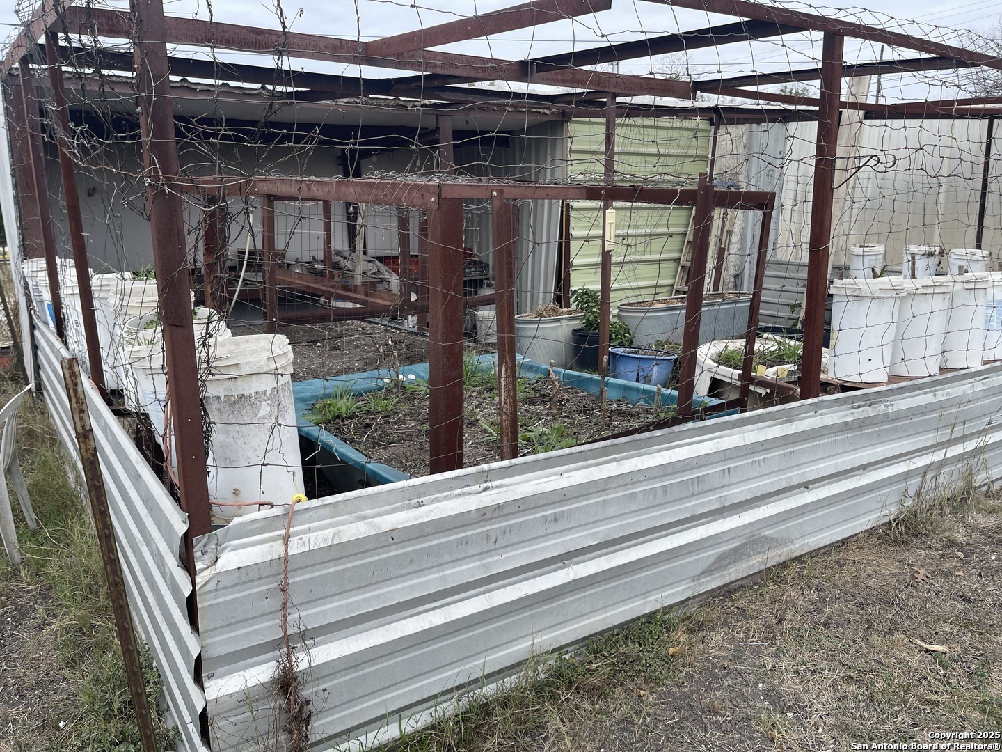 483 Sassman Road Marion TX 78124