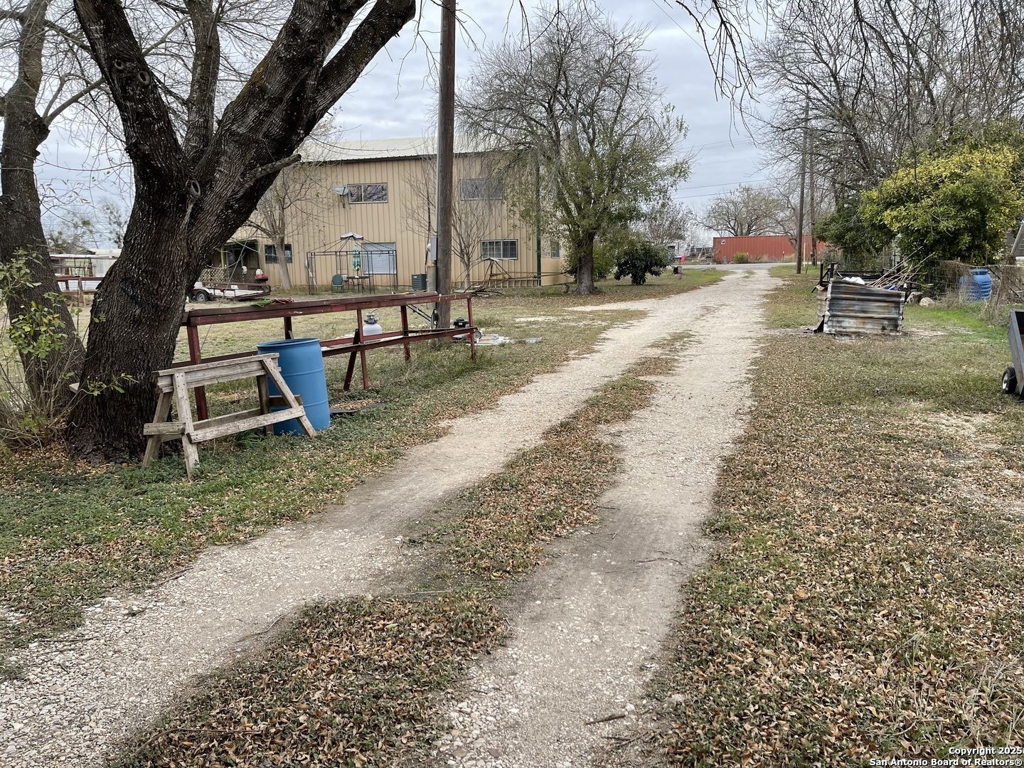 483 Sassman Road Marion TX 78124