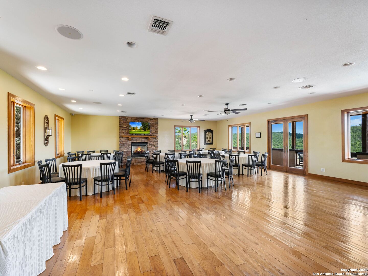 169 Pr 1710 Mico TX 78056