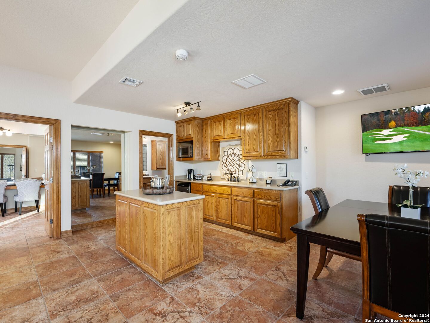 169 Pr 1710 Mico TX 78056