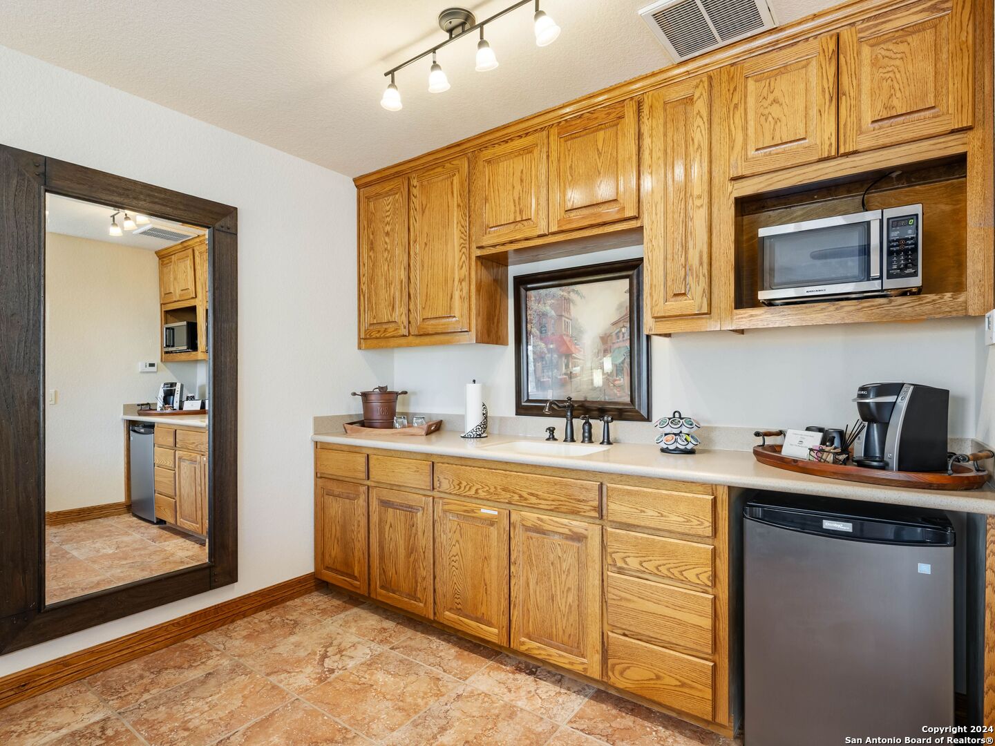 169 Pr 1710 Mico TX 78056