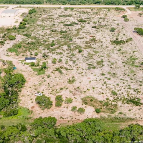 8287 S State Highway 16 Jourdanton TX 78026