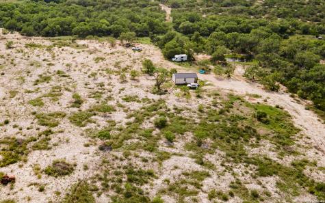 8287 S State Highway 16 Jourdanton TX 78026