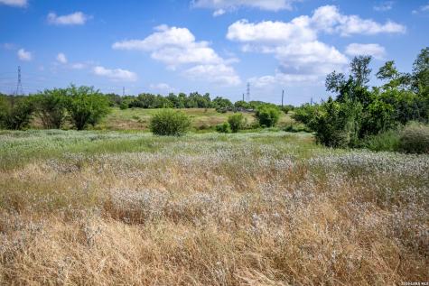 16385 Donop Elmendorf TX 78112