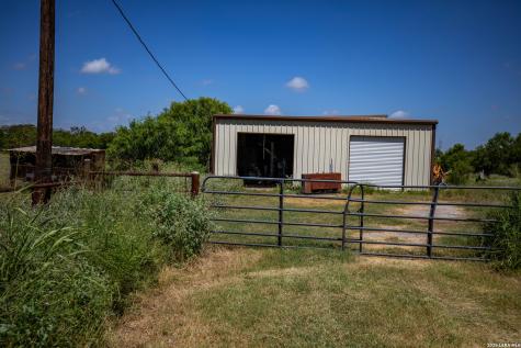 16385 Donop Elmendorf TX 78112