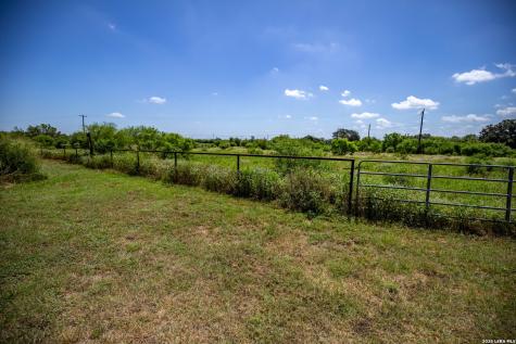 16385 Donop Elmendorf TX 78112