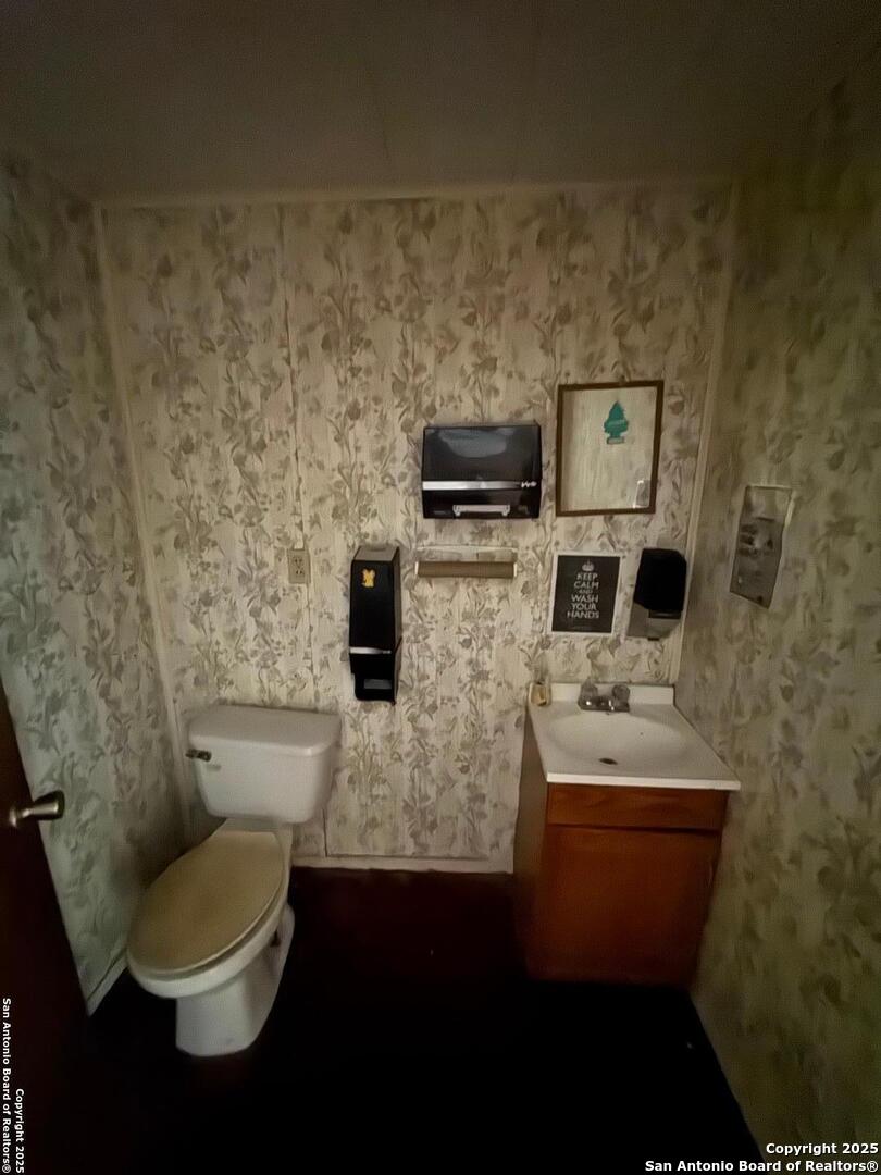 502 Front Cotulla TX 78014