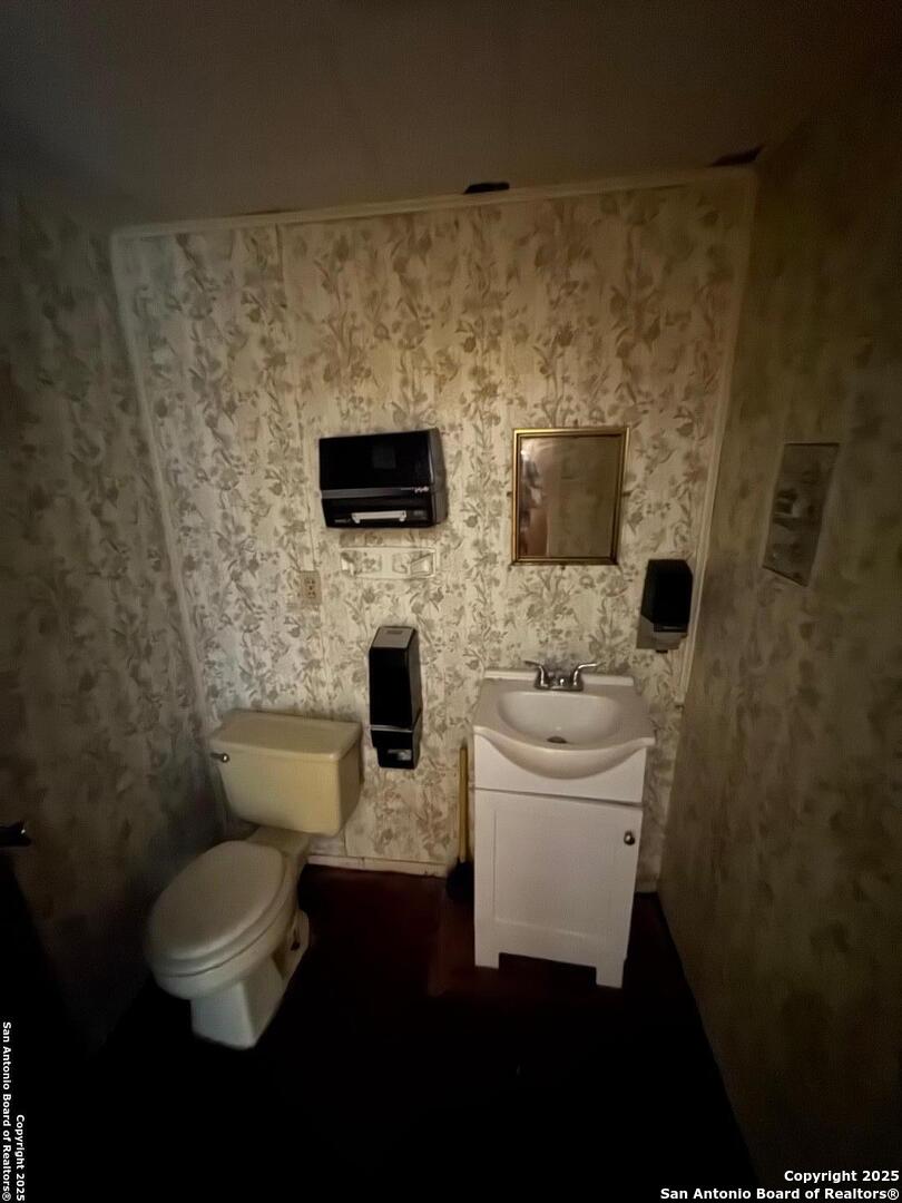 502 Front Cotulla TX 78014