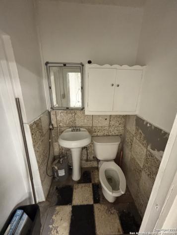 22745 State Highway 16 S Von Ormy TX 78073