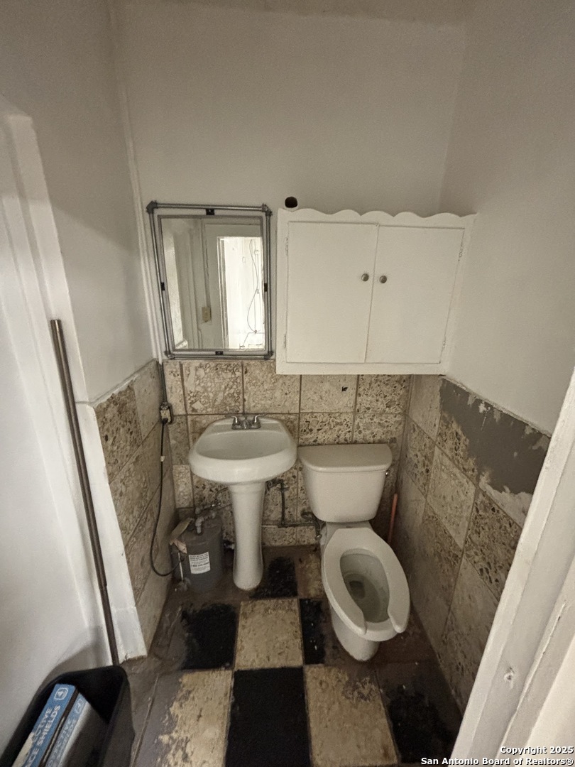 22745 State Highway 16 S Von Ormy TX 78073