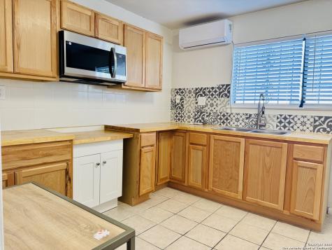 939 W Hildebrand San Antonio TX 78201