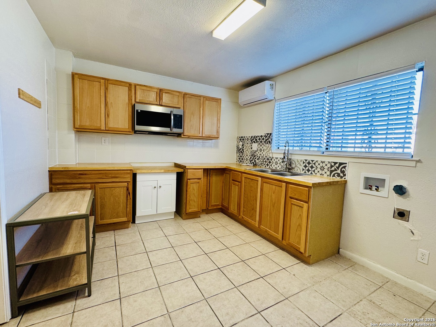 939 W Hildebrand San Antonio TX 78201