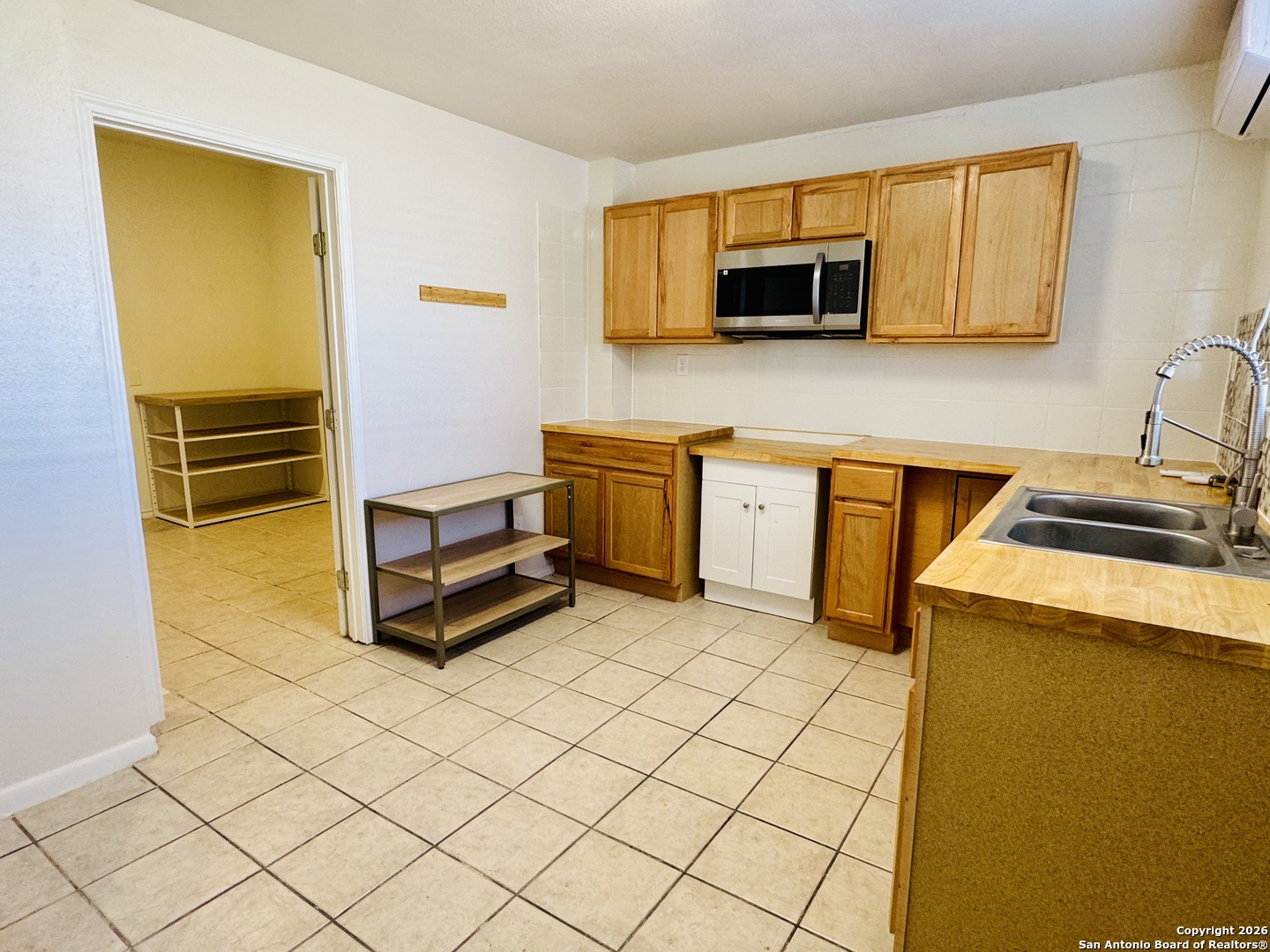 939 W Hildebrand San Antonio TX 78201