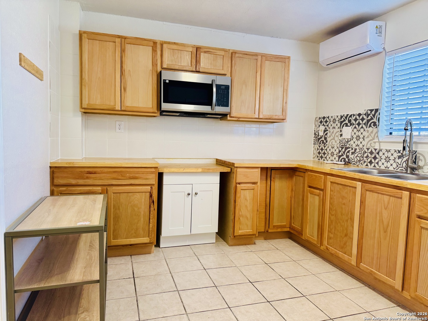 939 W Hildebrand San Antonio TX 78201