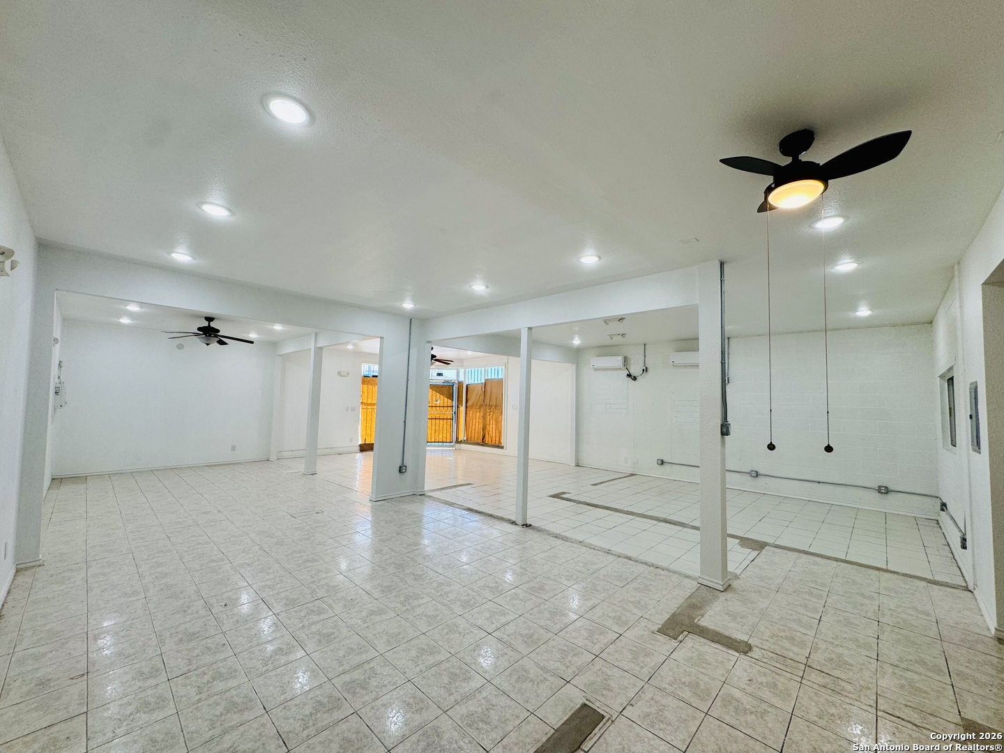 939 W Hildebrand San Antonio TX 78201