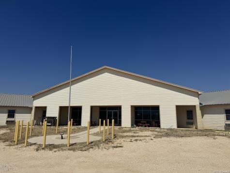 612 Service County Road Carrizo Springs TX 78834