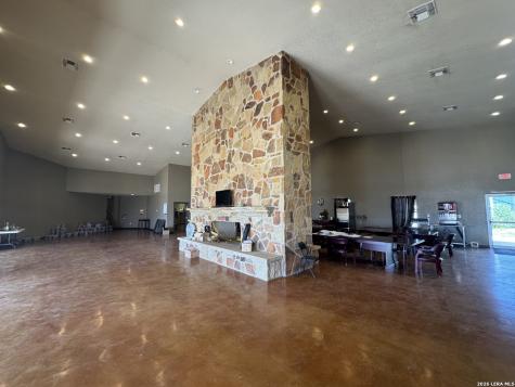 612 Service County Road Carrizo Springs TX 78834