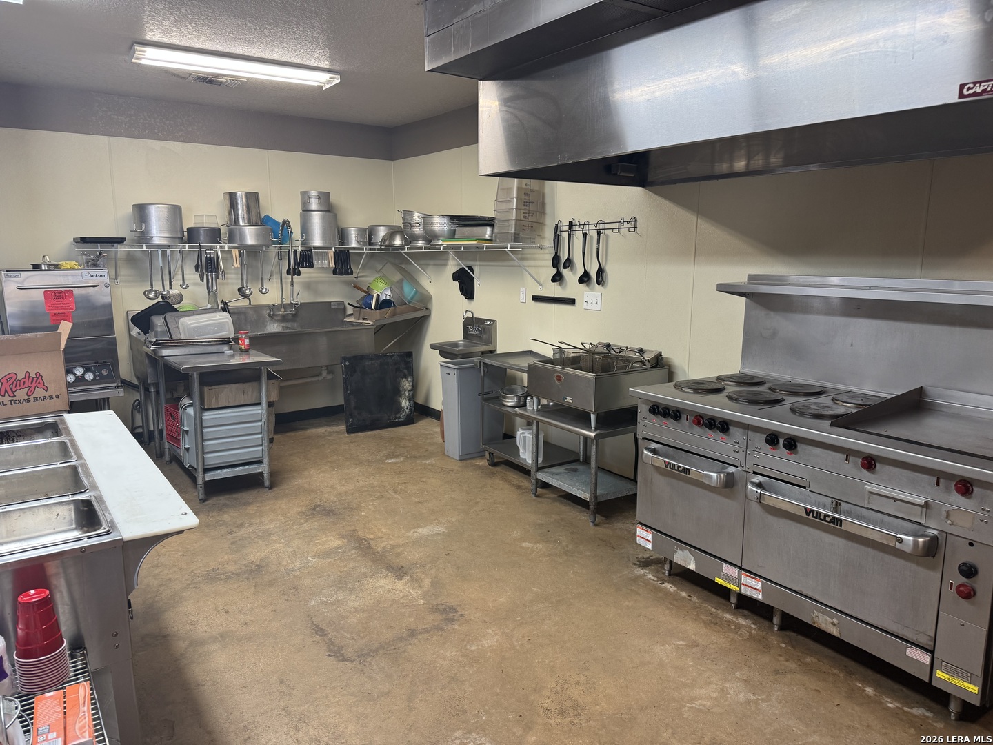 612 Service County Road Carrizo Springs TX 78834