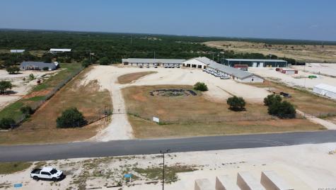 612 Service County Road Carrizo Springs TX 78834