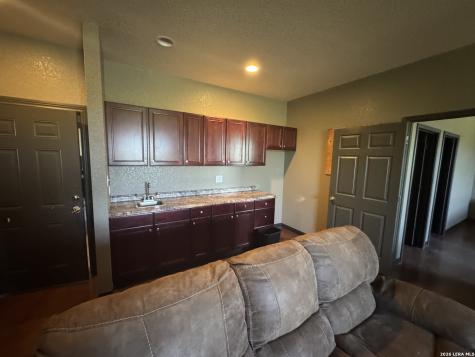 612 Service County Road Carrizo Springs TX 78834