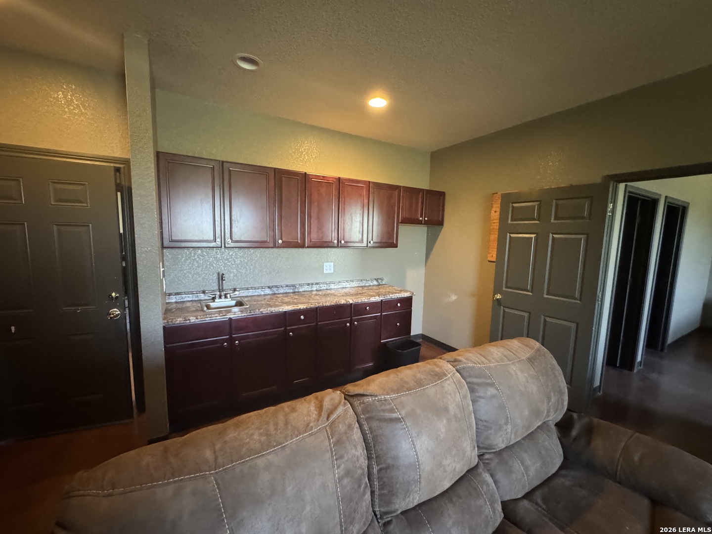 612 Service County Road Carrizo Springs TX 78834