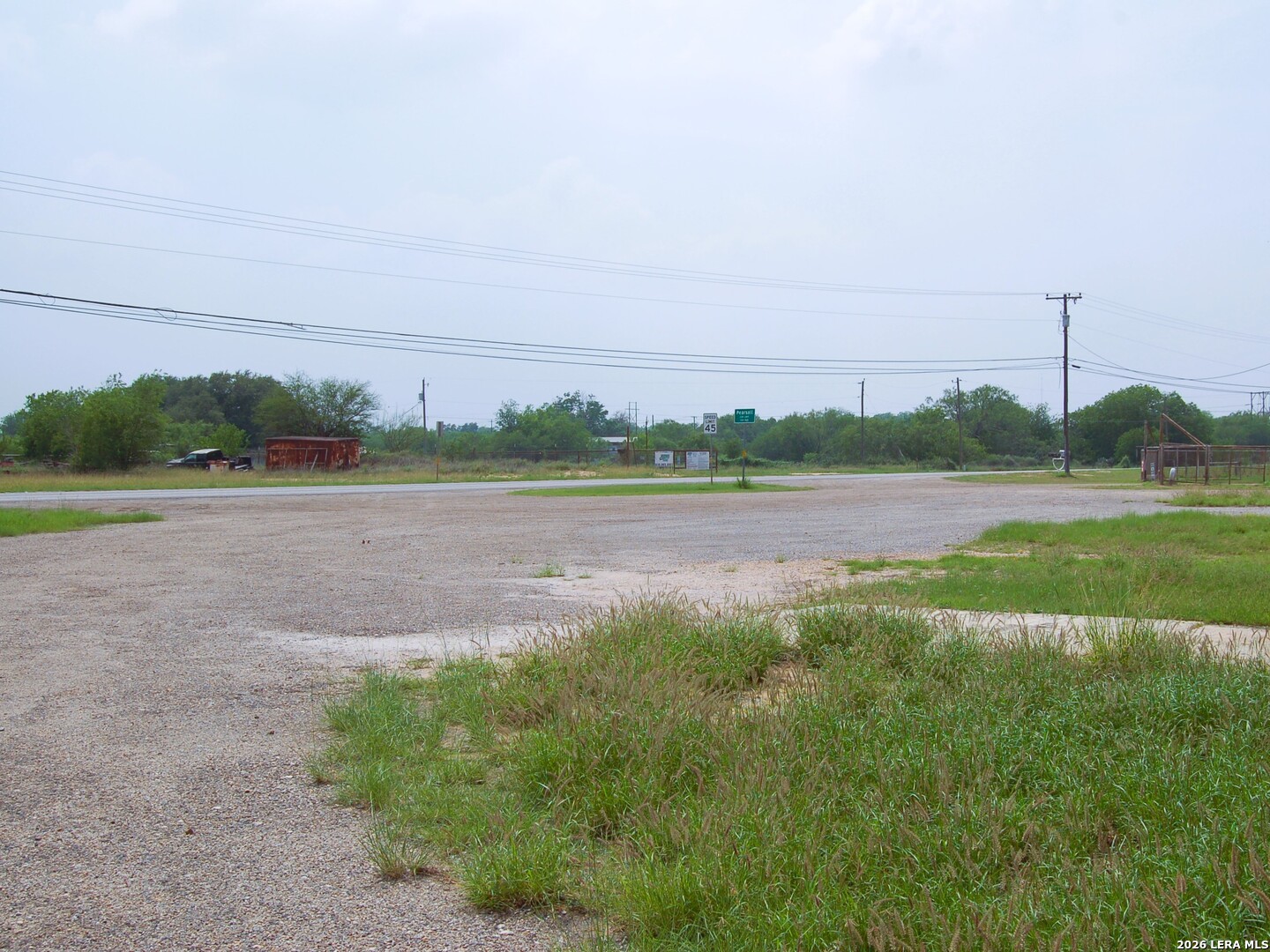 2098 E Fm 140 Pearsall TX 78061