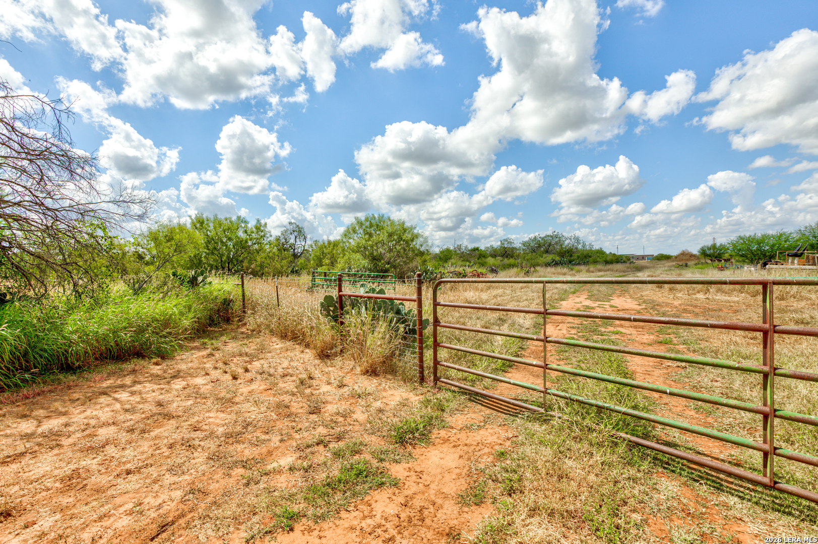 1160 W Highway 85 Dilley TX 78017