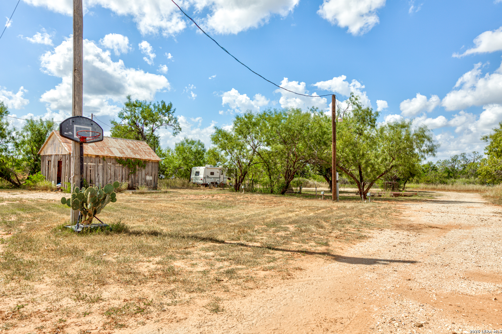 1160 W Highway 85 Dilley TX 78017