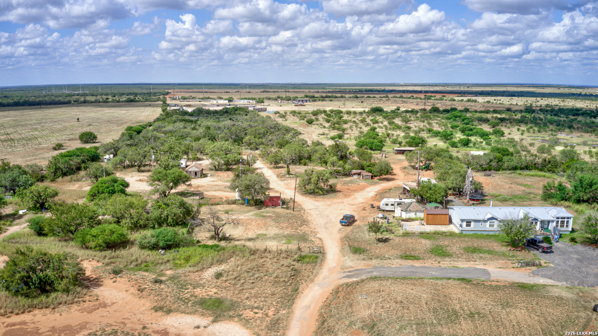 1160 W Highway 85 Dilley TX 78017
