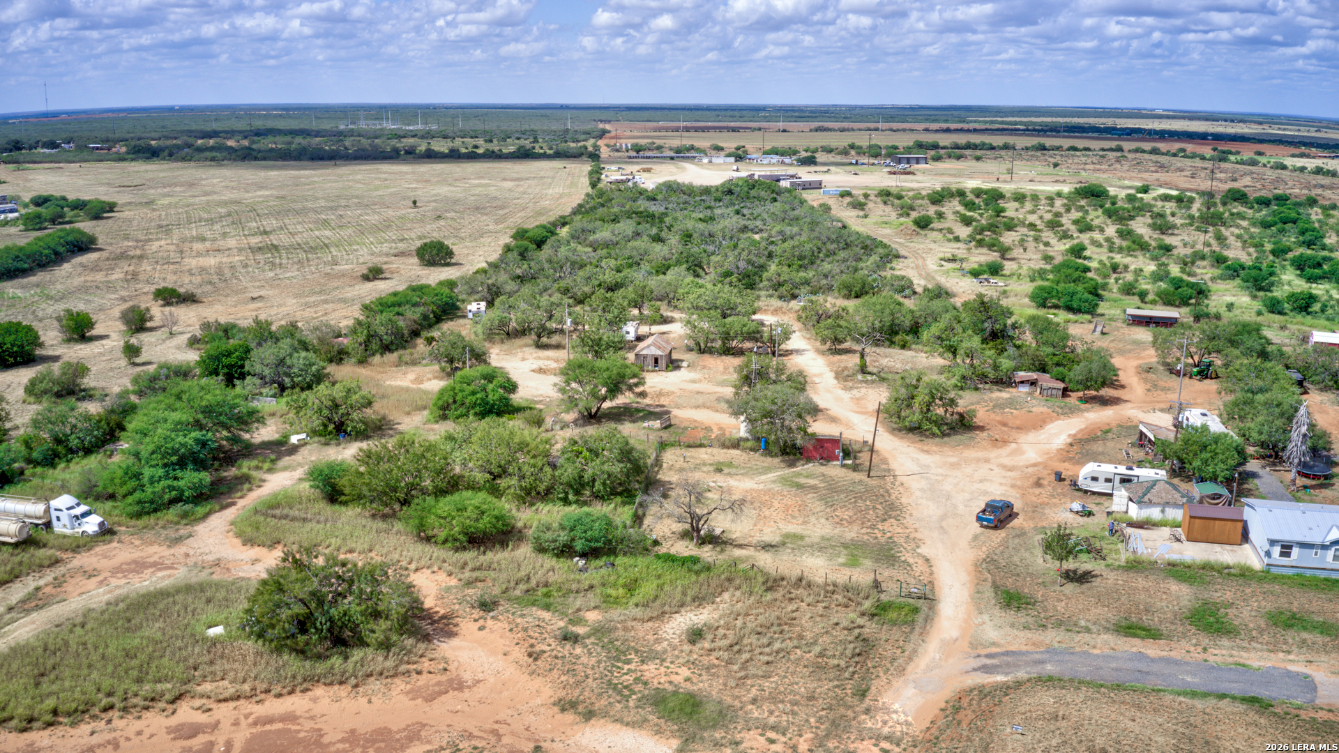 1160 W Highway 85 Dilley TX 78017