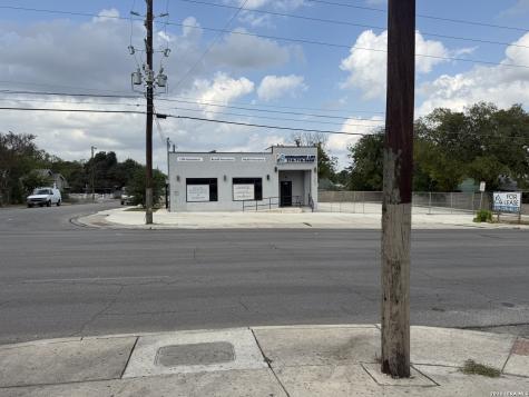 1443 Hildebrand San Antonio TX 78201