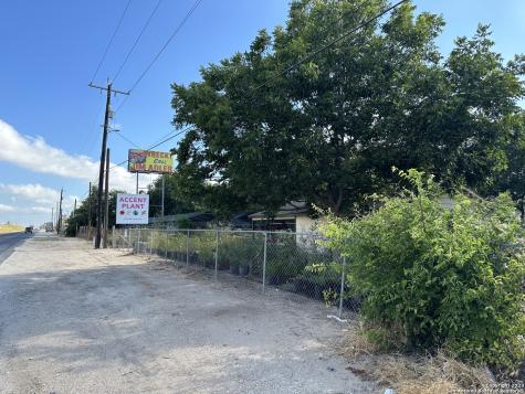 2700 SE Loop 410 San Antonio TX 78222