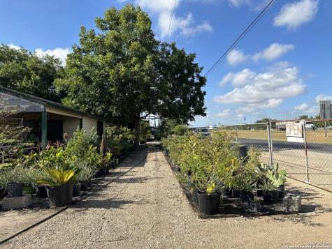 2700 SE Loop 410 San Antonio TX 78222