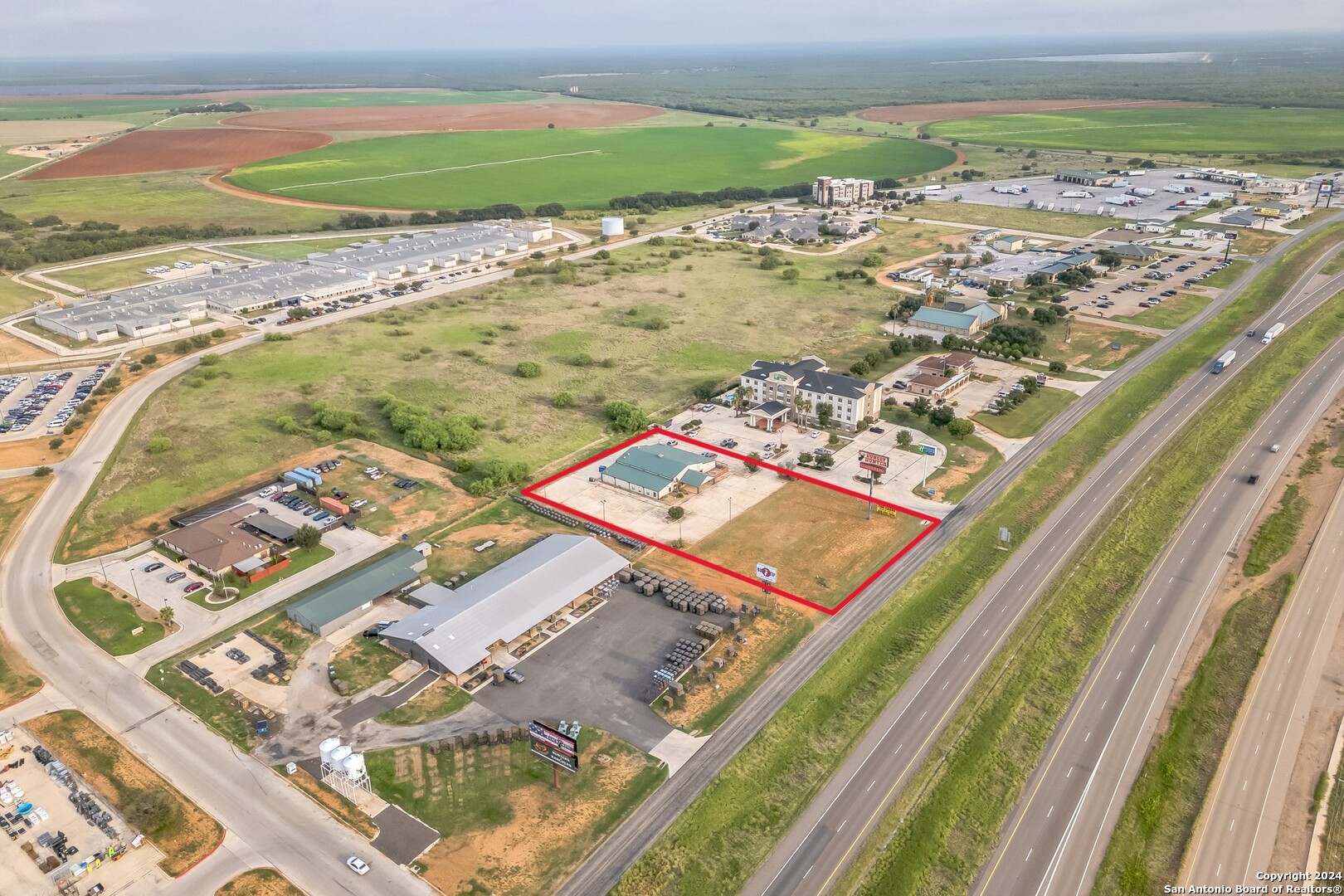 410 S Interstate 35 Pearsall TX 78061