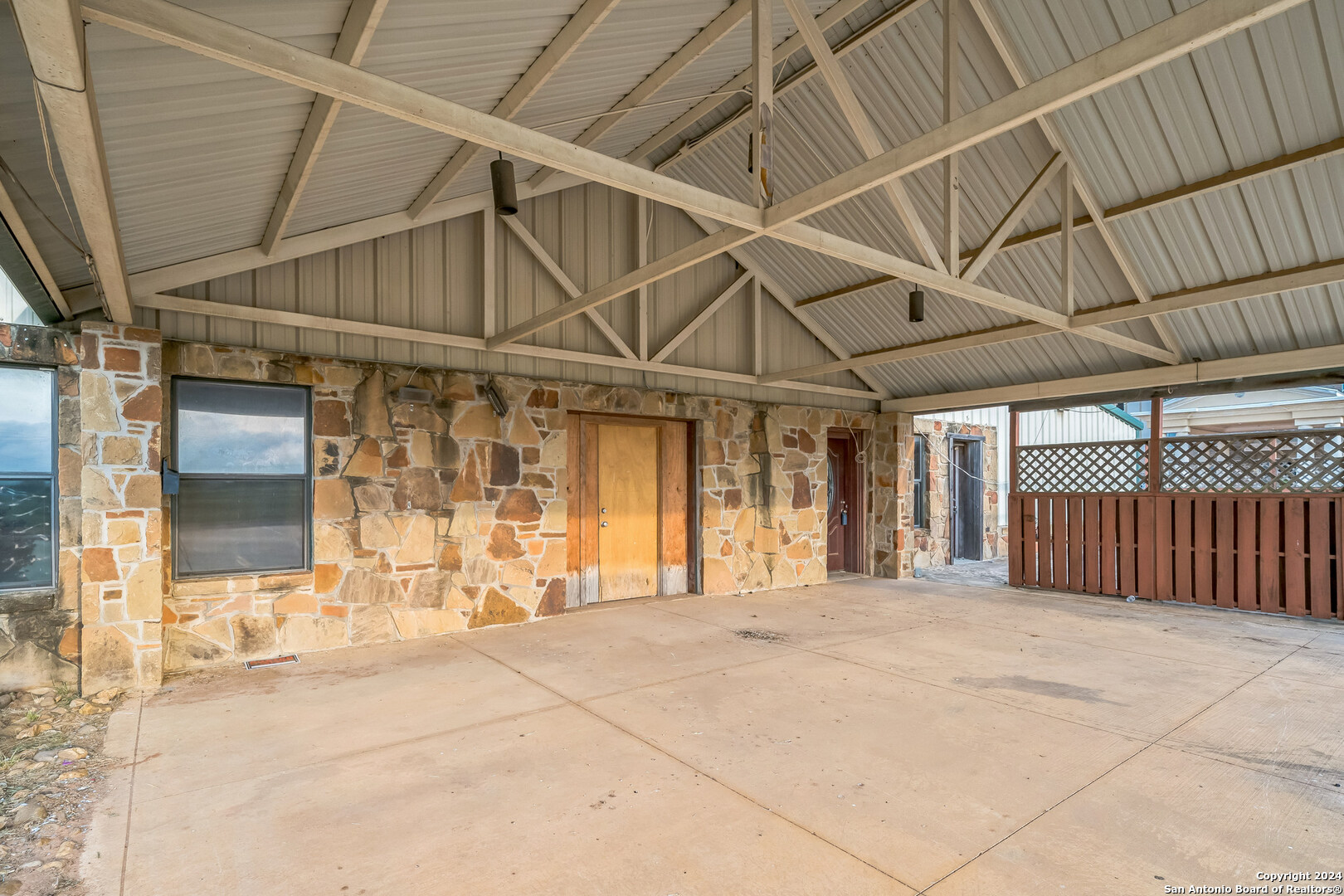 410 S Interstate 35 Pearsall TX 78061