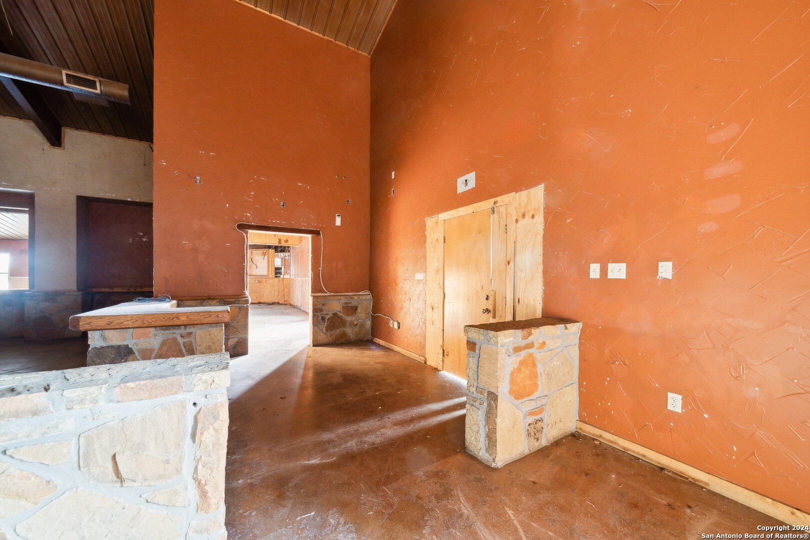 410 S Interstate 35 Pearsall TX 78061